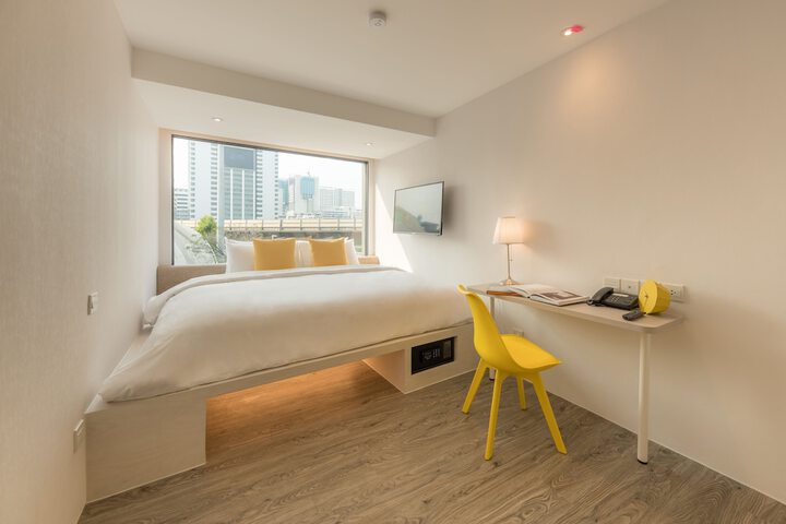 Room 7 of 25