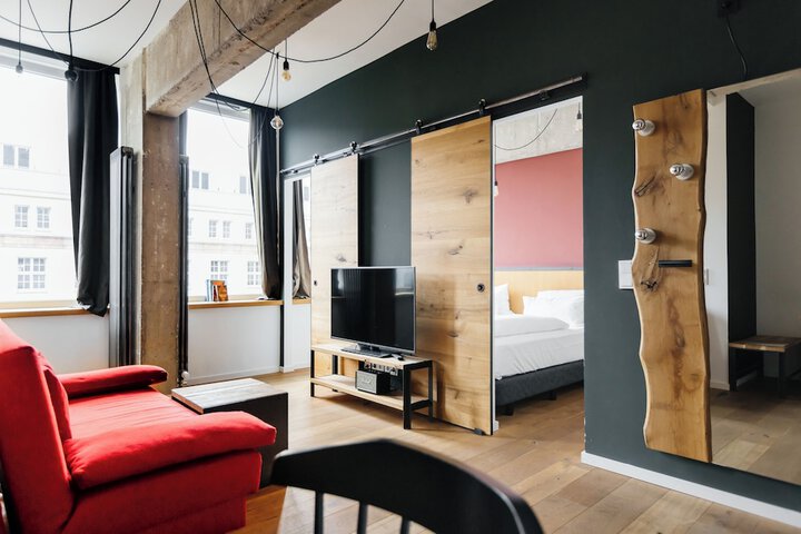 Room 13 of 52