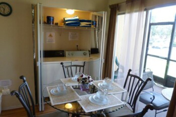 Room 6 of 25