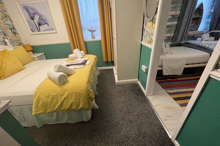 Room 30 of 48