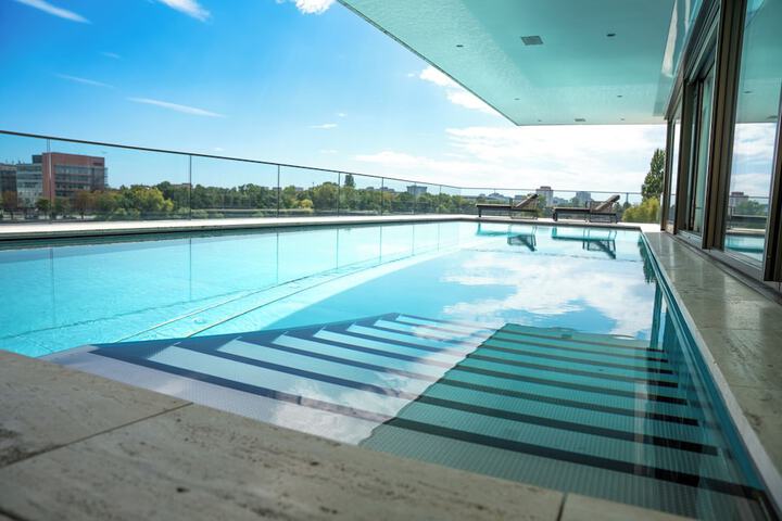 Pool 33 of 47