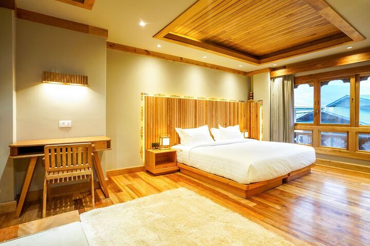 Room 6 of 23