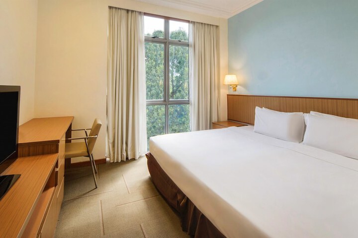 Room 15 of 44
