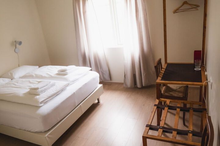 Room 4 of 69