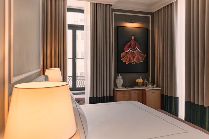 Room 82 of 158