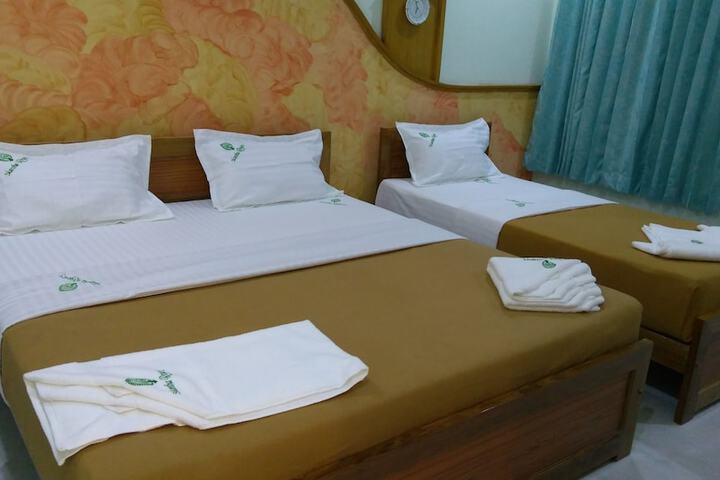Room 4 of 20