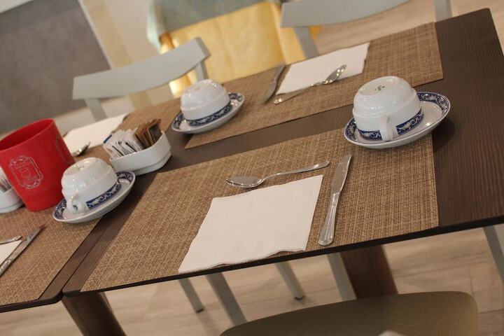 Breakfast/Coffee Service 19 of 36