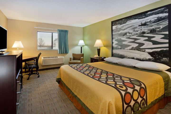 1 King Bed (1 of 4)