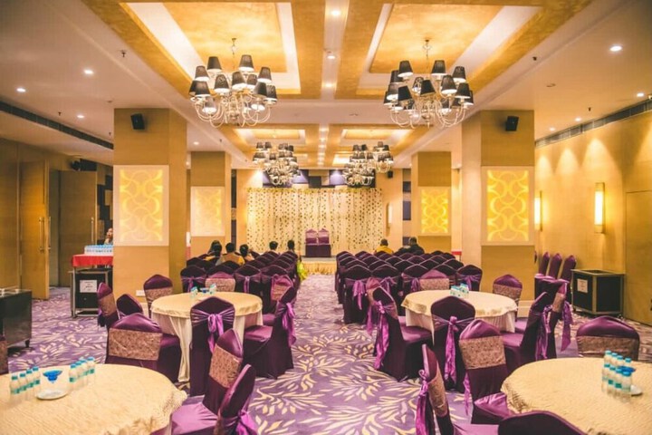 Ballroom/Hall 54 of 87