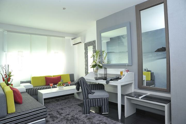 Room 2 of 17