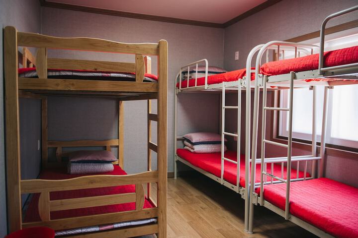 Room 5 of 95