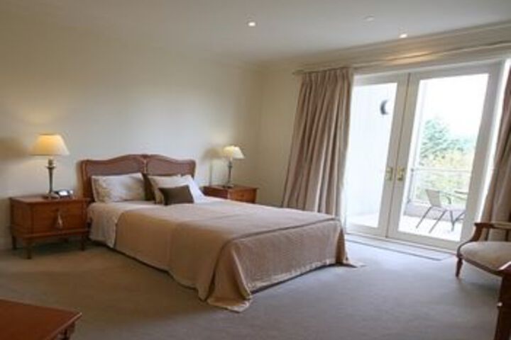 Room 7 of 24