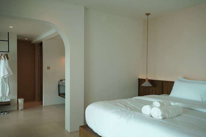 Room 30 of 66