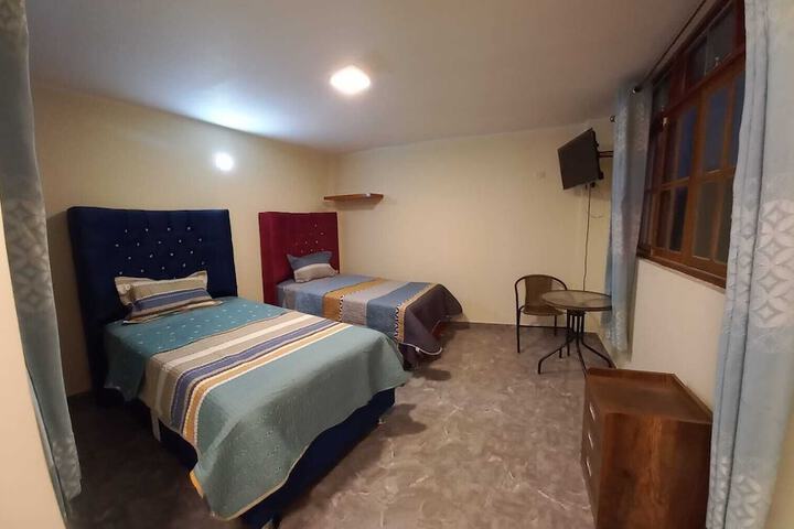 Room 4 of 12