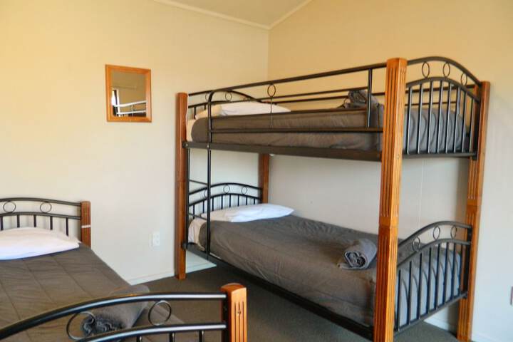 Room 18 of 110