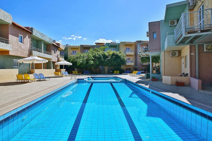 Pool 13 of 26