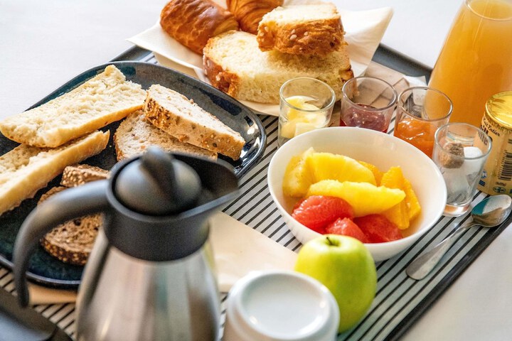 Breakfast/Coffee Service 76 of 149