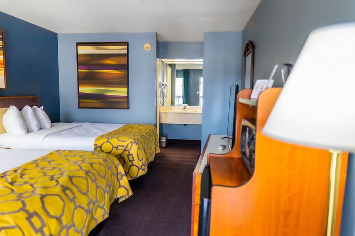 2 Queen Beds (7 of 35)