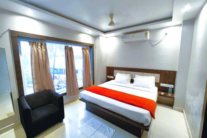 DhamStay Hotel Home Town Near Temple