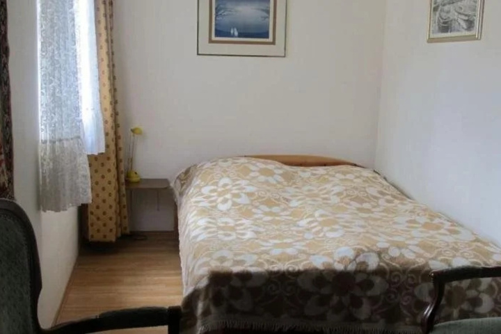 Room 3 of 12
