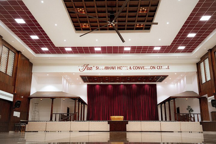Ballroom/Hall 66 of 94