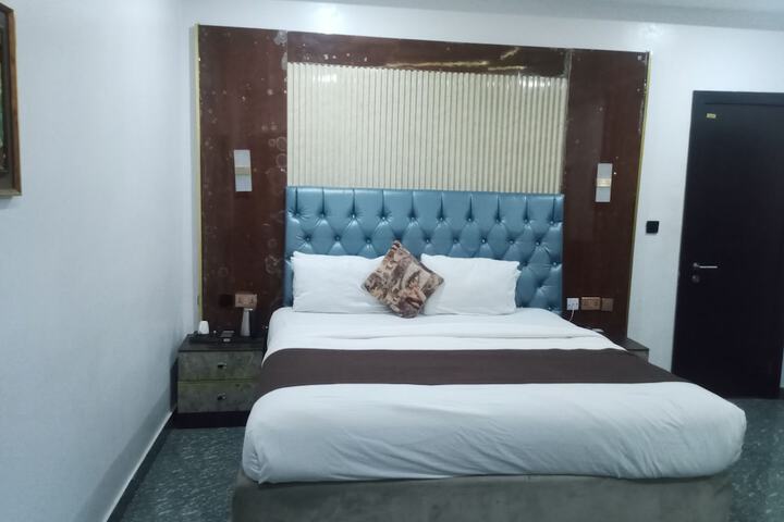 Room 58 of 104