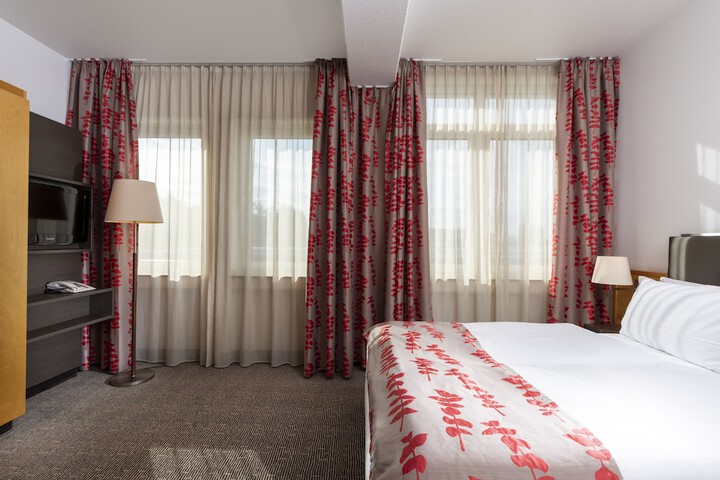 Room 8 of 45