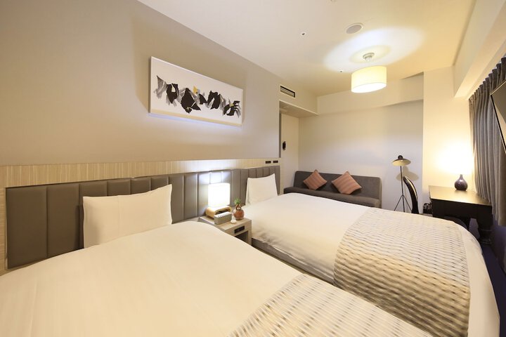 Room 16 of 72