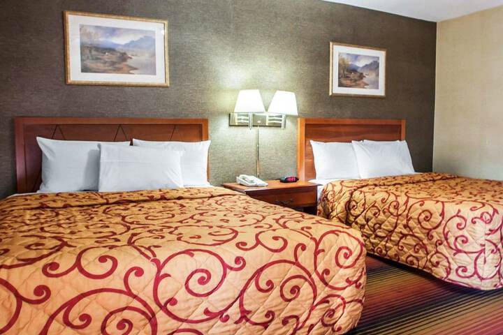 2 Queen Beds (15 of 15)