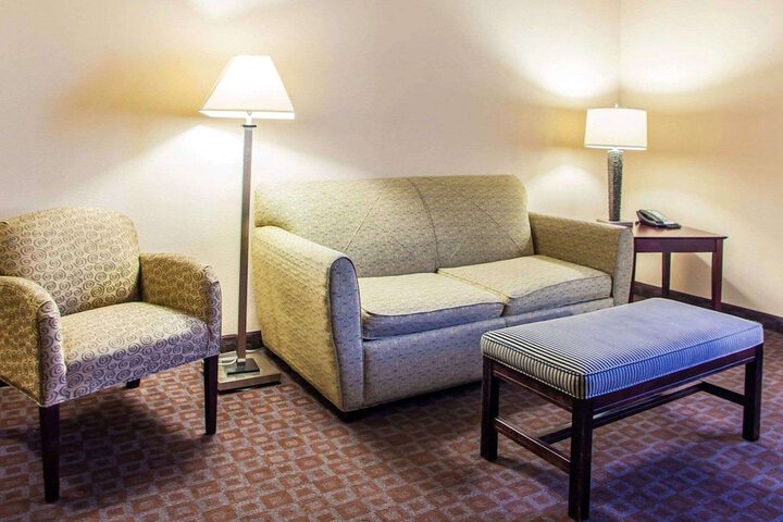 1 King Bed (9 of 12)