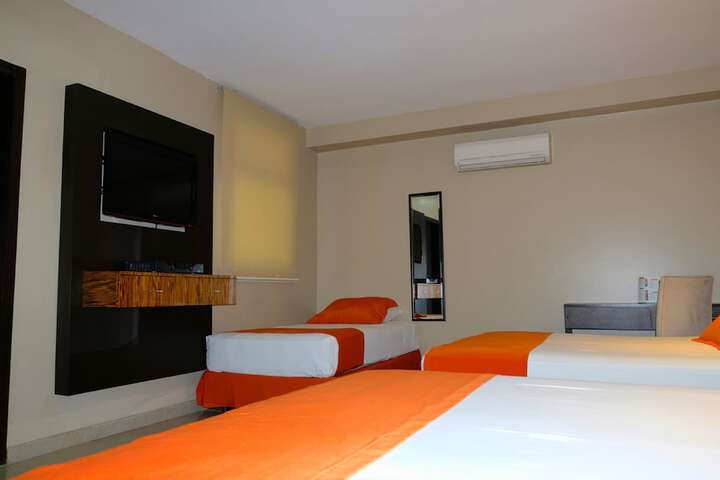 Room 9 of 34