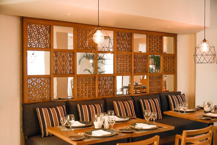 Dining 39 of 45