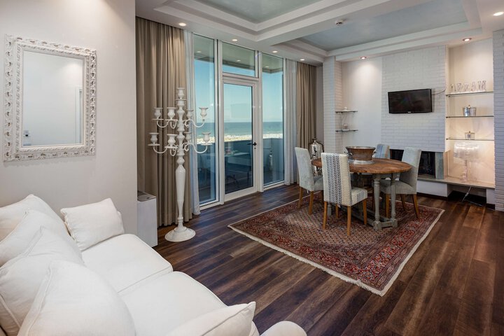 Room 44 of 90