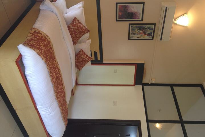 Room 7 of 52