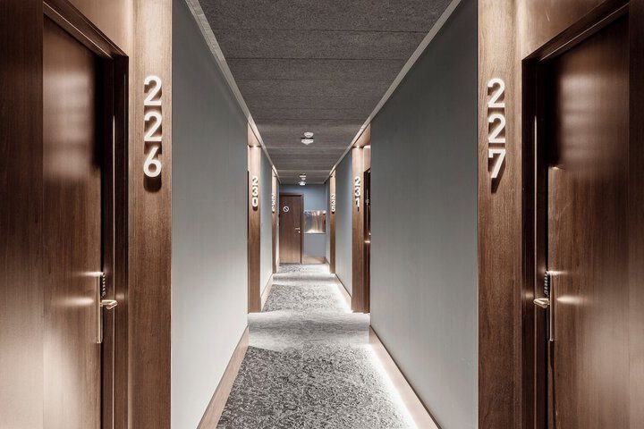 Ballroom/Hall 28 of 33
