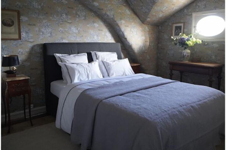 Room 7 of 30