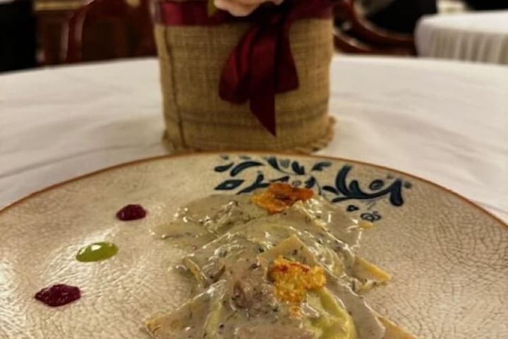Dining 38 of 64