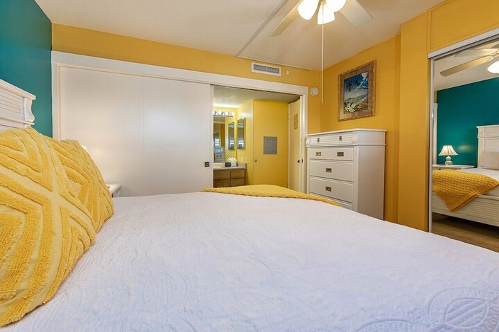 Room 6 of 230