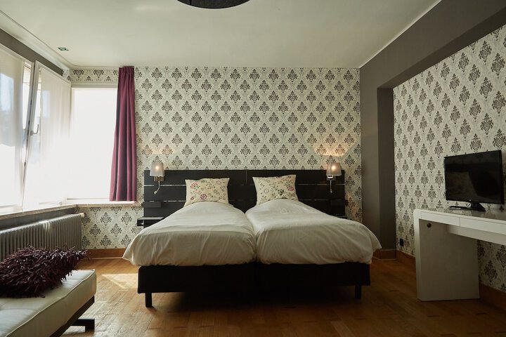 Room 5 of 41