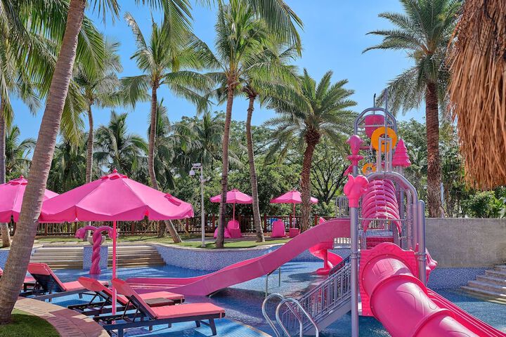 Pools & Facilities