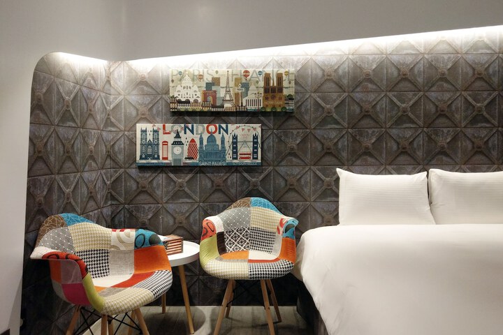 Room 58 of 119