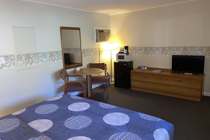 Room 9 of 37