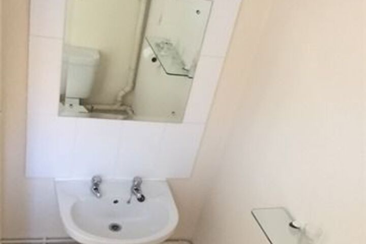 Room 2 of 13
