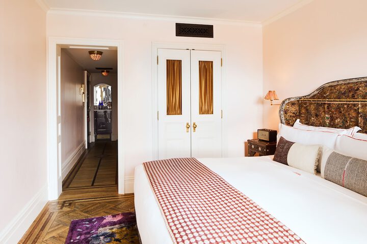 Room 16 of 75