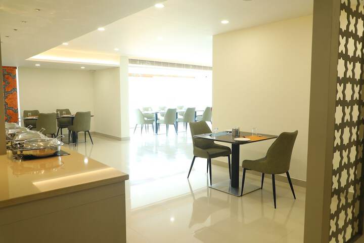 Dining 6 of 7