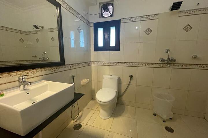 Room 10 of 22