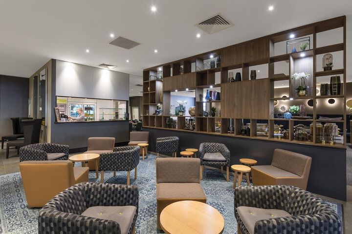 Entrance & Lobby