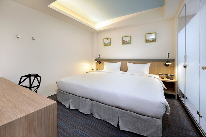 Room 18 of 45