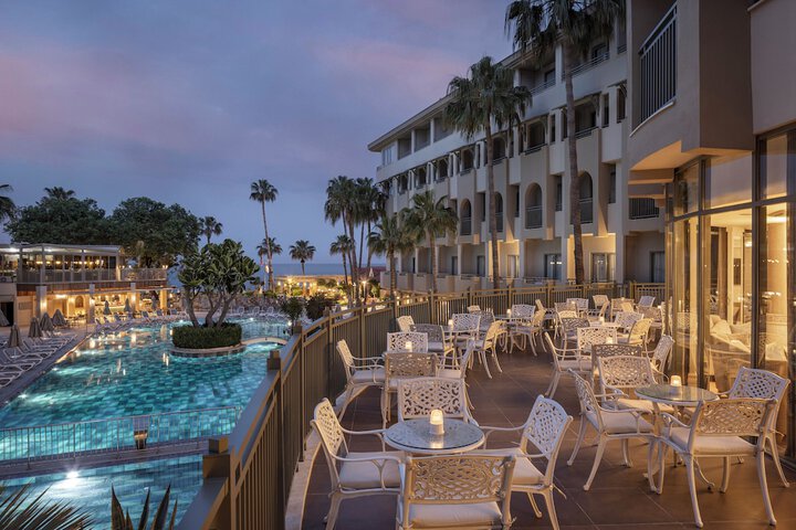 Pools & Facilities