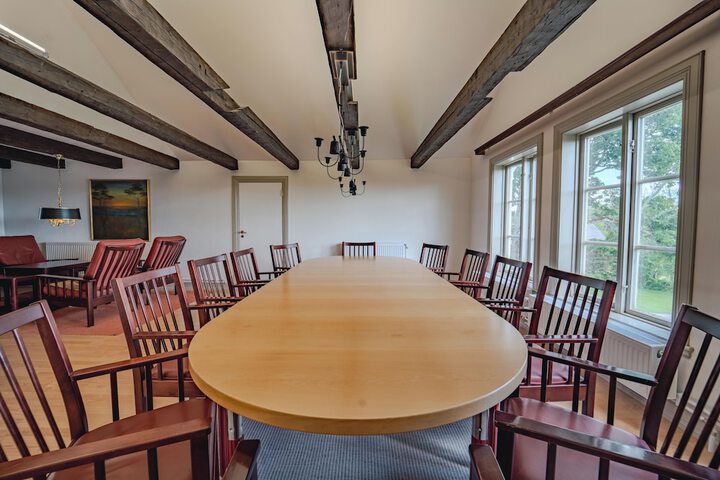 Business Center 136 of 148